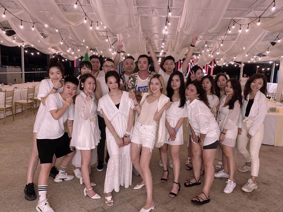 white party 02.jpeg white party 02.jpeg